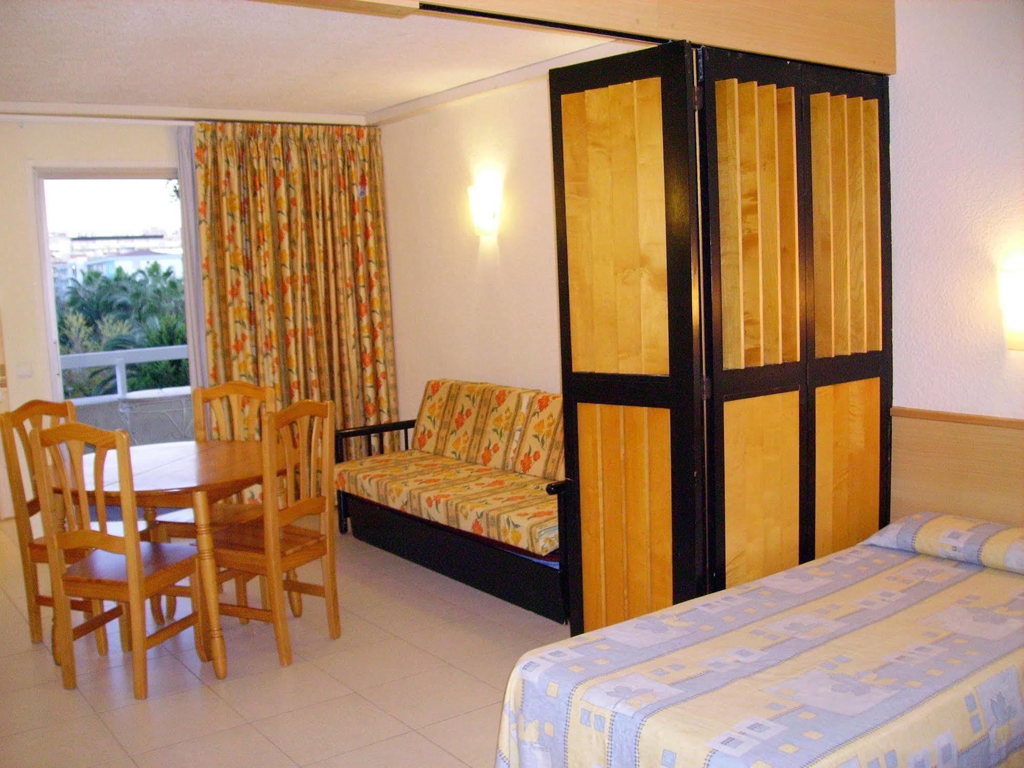 Apartamentos Alboran-Arysal Salou Eksteriør billede