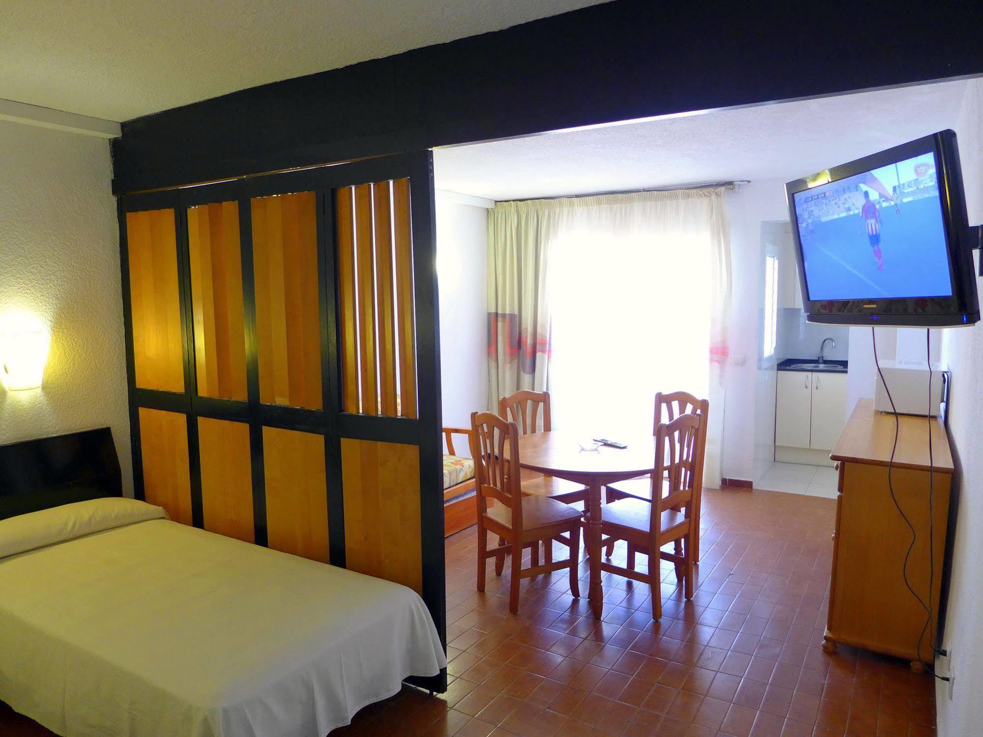 Apartamentos Alboran-Arysal Salou Eksteriør billede